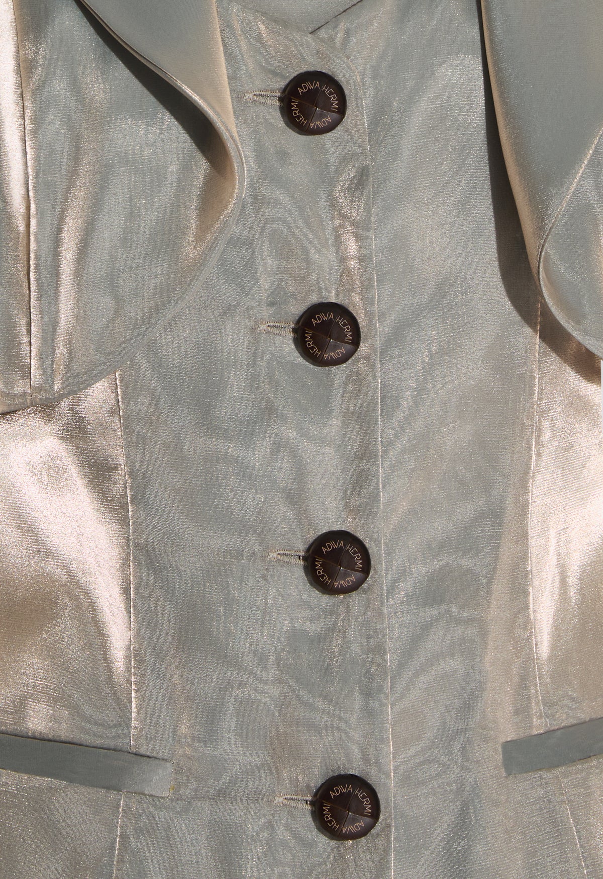 Classic Silhouette — Monroe Liquid Pearl