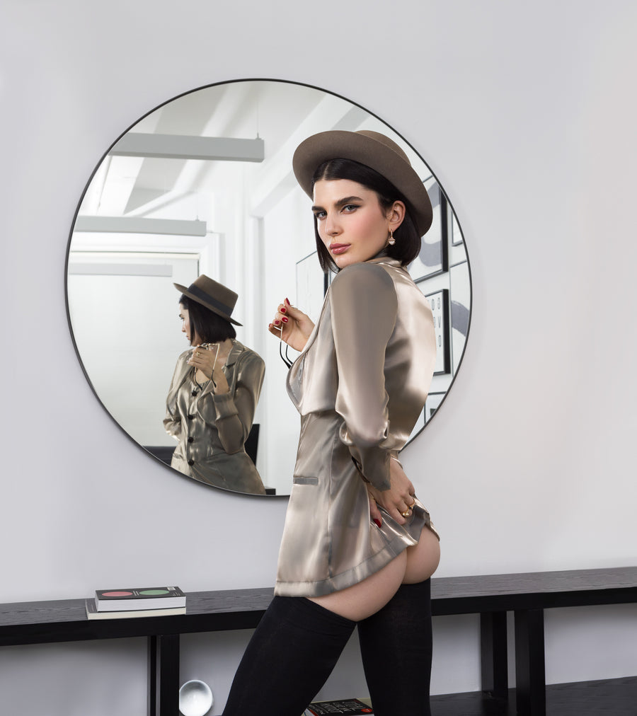 Classic Silhouette — Monroe Liquid Pearl
